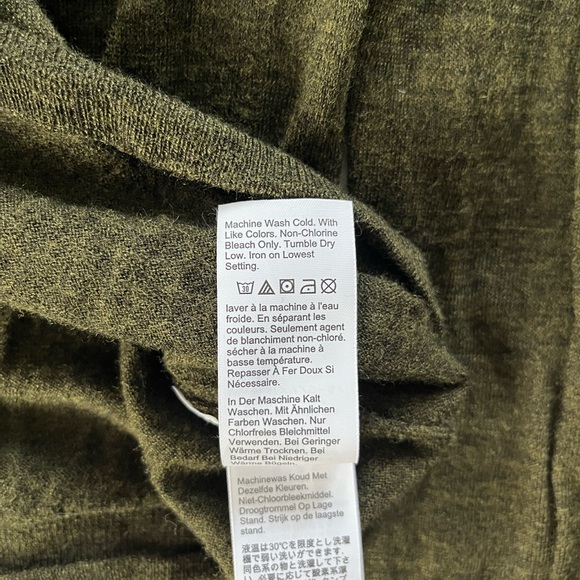 JCrew ultra lightweight merino turtleneck - Picture 3 of 4